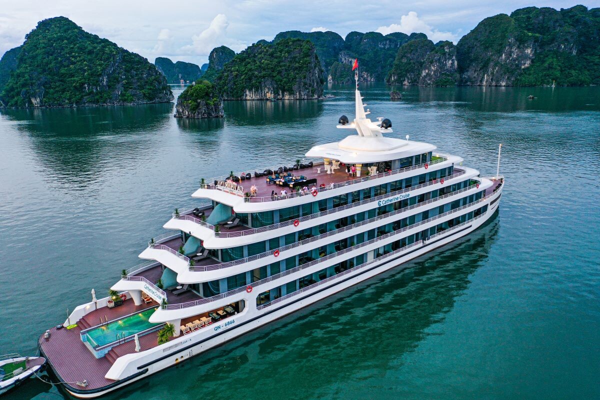 Catherine Cruise 2 Days 1 Night