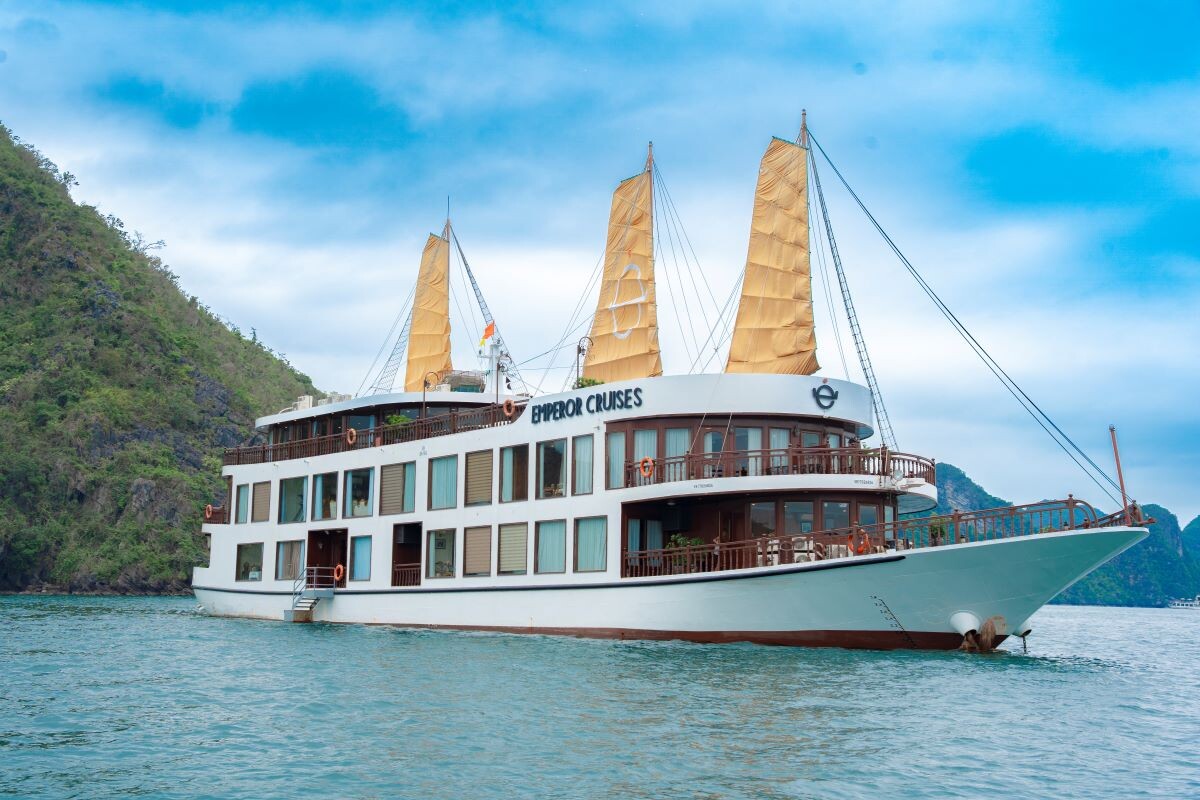Emperor Cruise 2 Days 1 Night