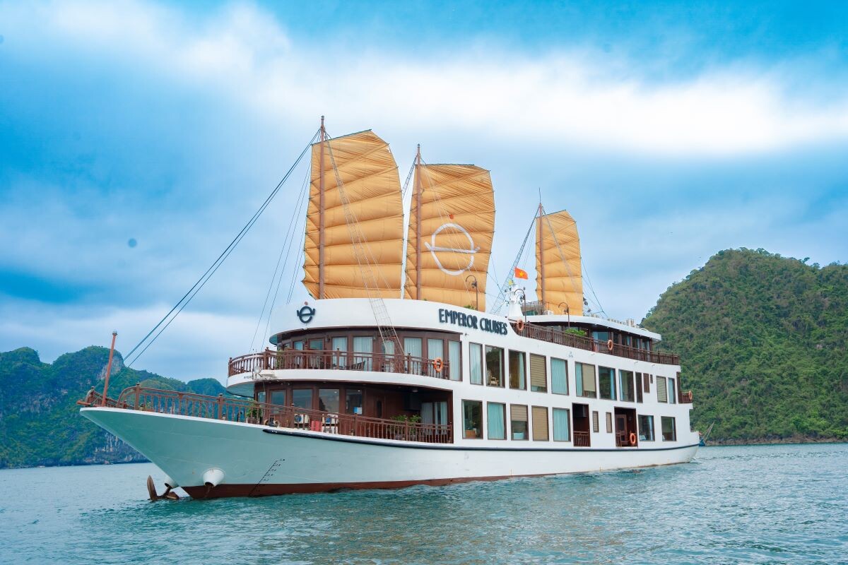 Emperor Cruise 3 Days 2 Nights
