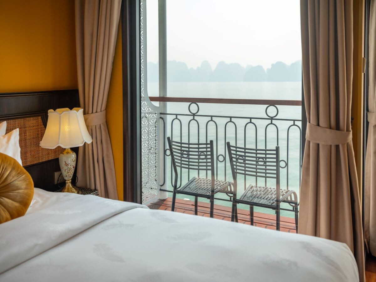 Indochine Grand Cruise Junior Suite Cabin (4)