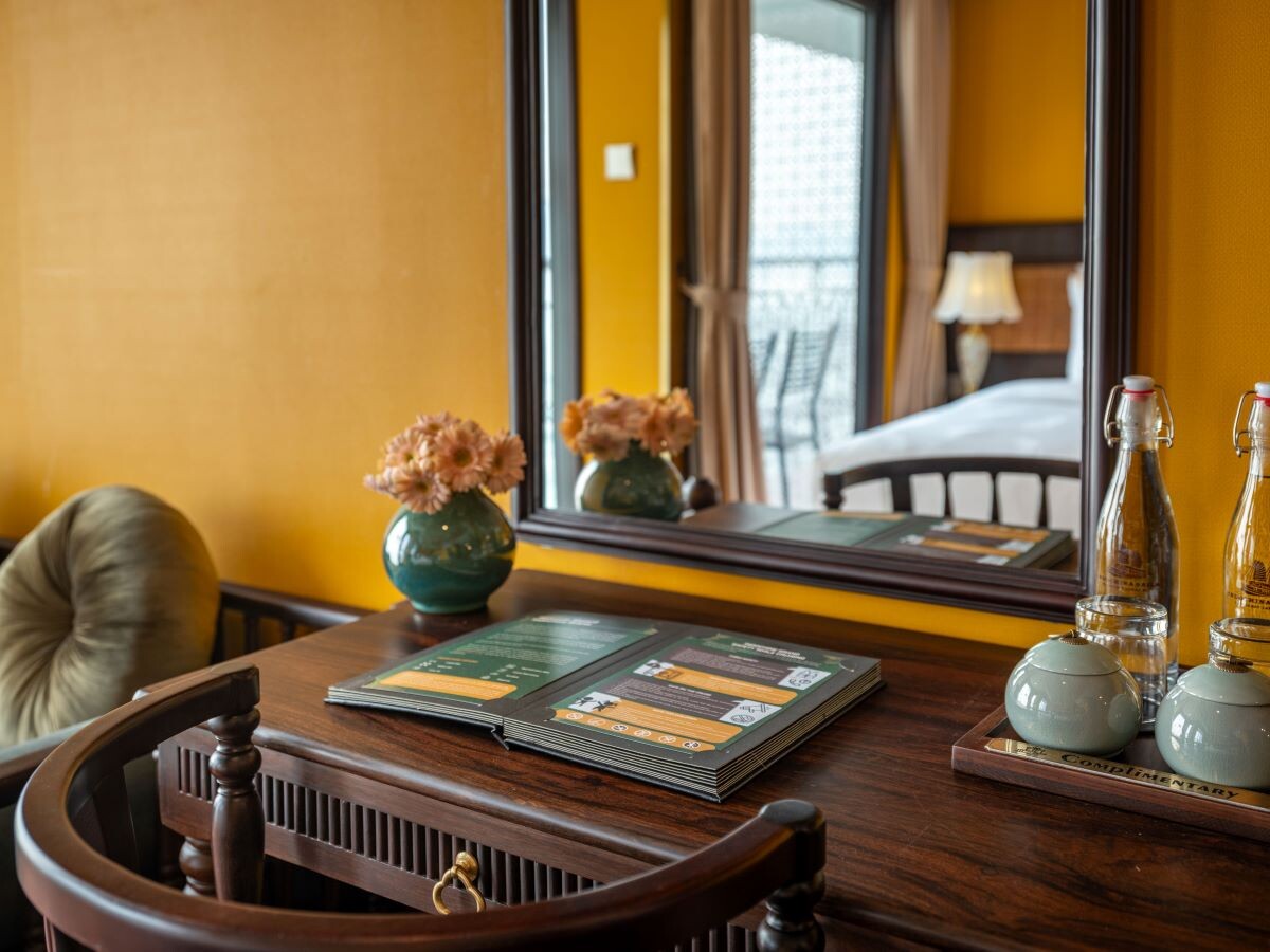 Indochine Grand Cruise Junior Suite Cabin (7)