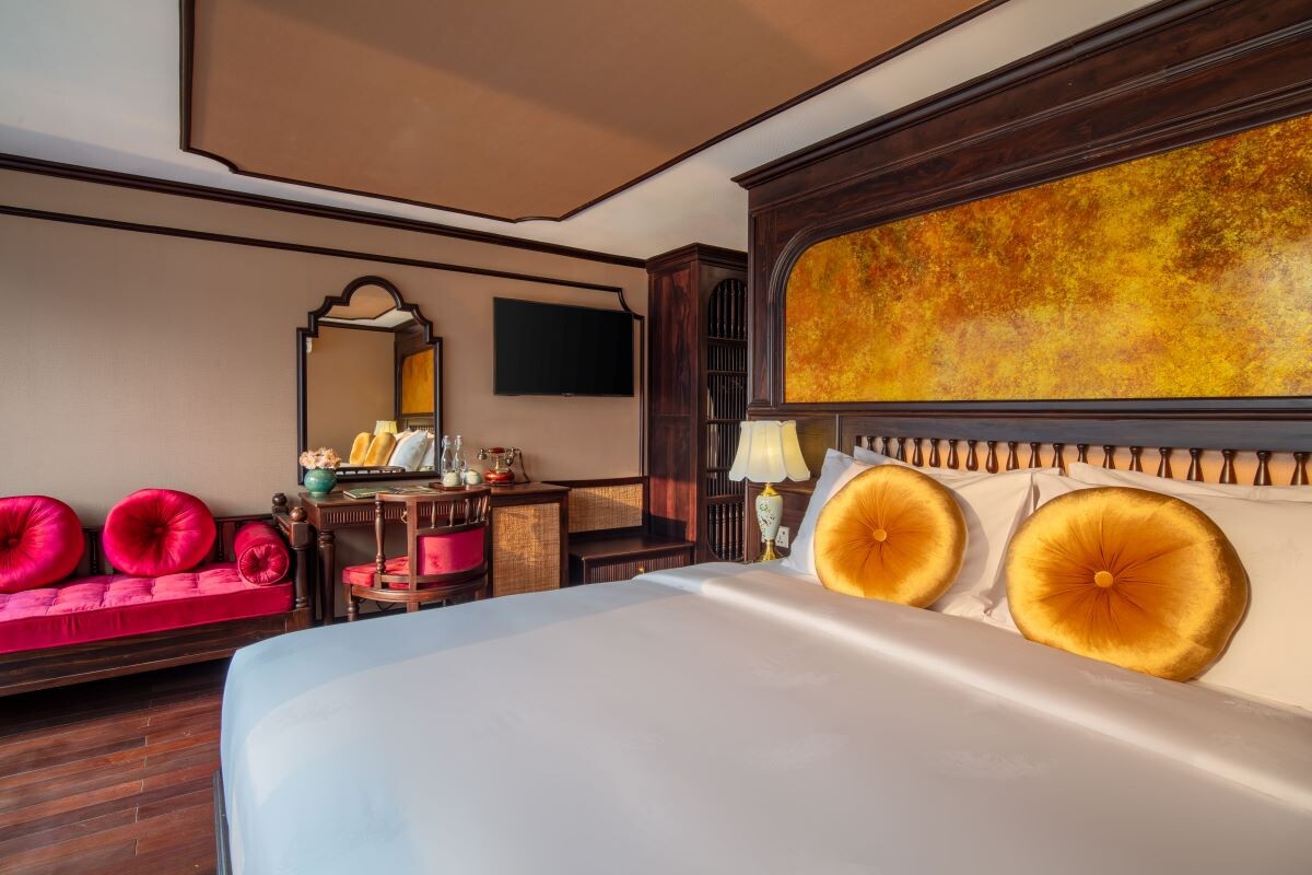 Indochine Grand Cruise Suite Cabin (1)