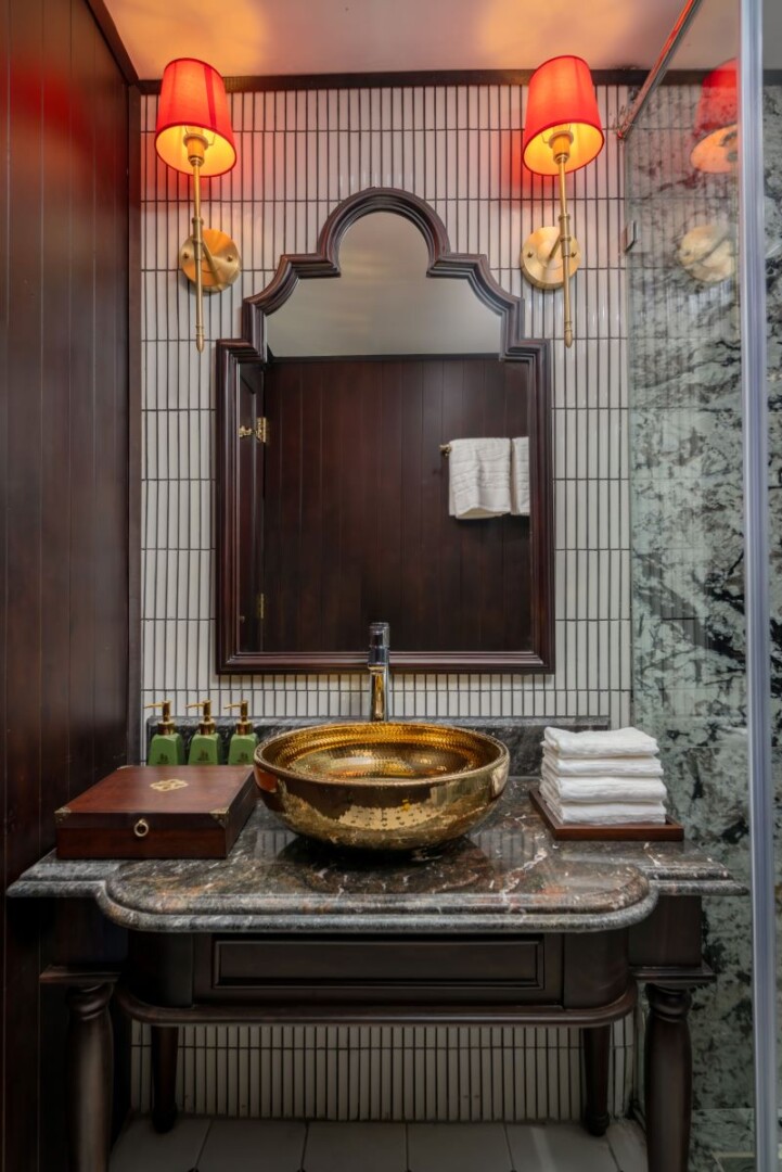 Indochine Grand Cruise Suite Cabin (7)